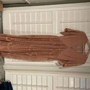 Size M (6) pink blush dress. Can be wore maternity, or not.